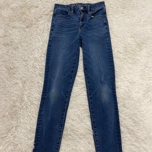 American Eagle Curvy Super Hi-Rise Jeggings Medium Washed - Size 2